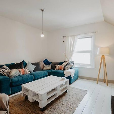Indigo Snug - Gorgeous 2 Bed Flat In The Heart Of Кромер Экстерьер фото