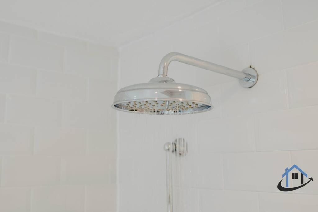 Indigo Snug - Gorgeous 2 Bed Flat In The Heart Of Кромер Экстерьер фото
