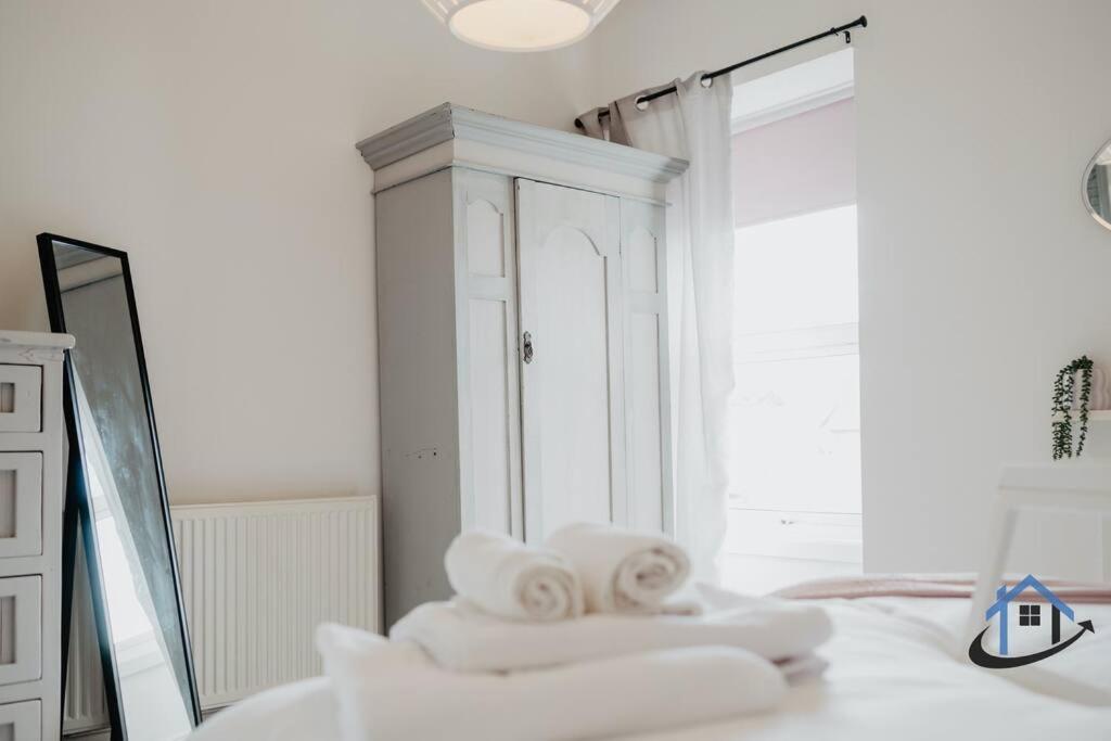 Indigo Snug - Gorgeous 2 Bed Flat In The Heart Of Кромер Экстерьер фото