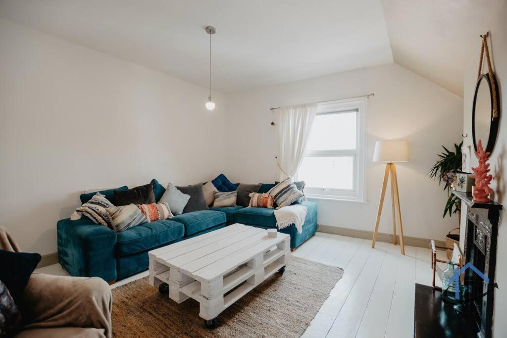 Indigo Snug - Gorgeous 2 Bed Flat In The Heart Of Кромер Экстерьер фото