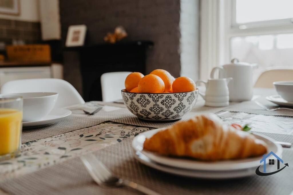 Indigo Snug - Gorgeous 2 Bed Flat In The Heart Of Кромер Экстерьер фото