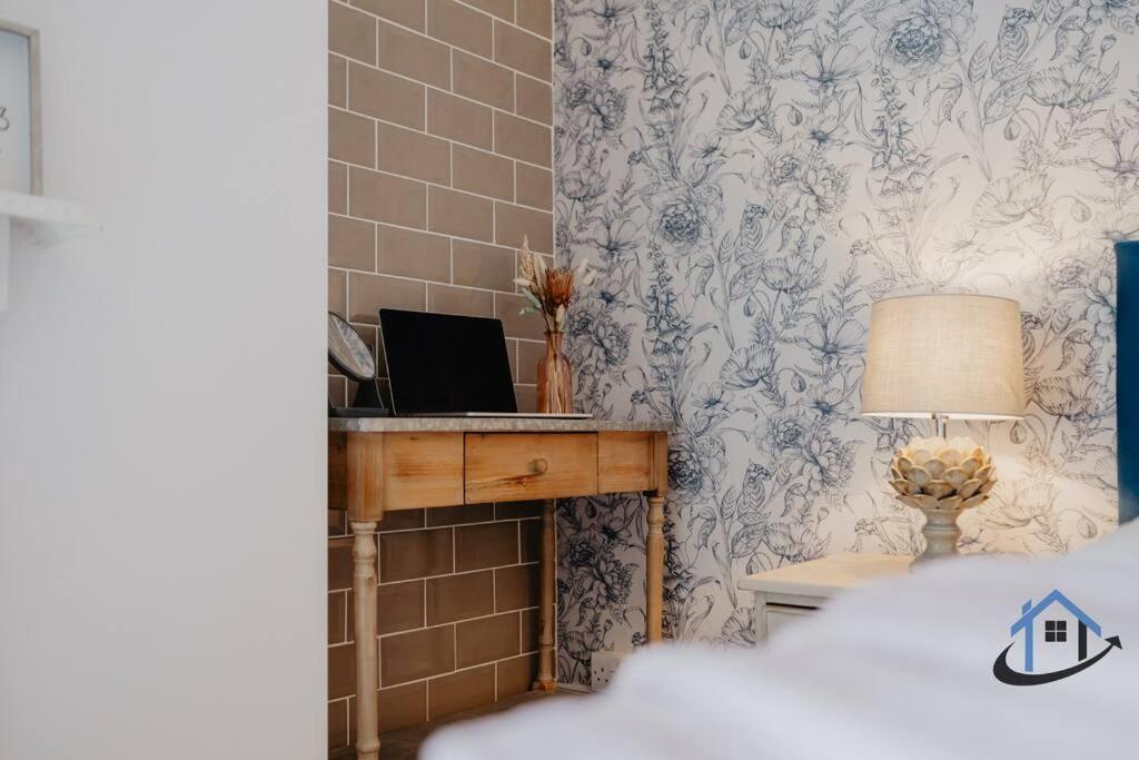 Indigo Snug - Gorgeous 2 Bed Flat In The Heart Of Кромер Экстерьер фото